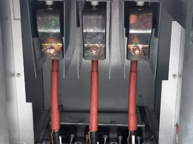 Desafiando ambientes adversos: a resistência dielétrica superior e a resistência ao envelhecimento de nossas terminações de cabos retráteis a frio