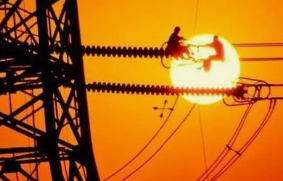 Mecanismos de envelhecimento e prevenção de isoladores compostos: uma análise detalhada da perda e fratura de hidrofobicidade em galpões de borracha de silicone